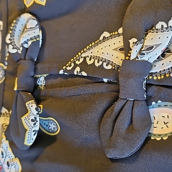 Paisley Print Navy Blue Sleeveless Top. By Loft. Large P. 2 little Bows In Back. - Picture 6 of 7